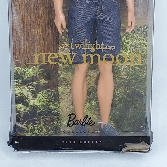 BARBIE TWILIGHT SAGA NEW MOON - JACOB BLACK Collector Doll 2009 - New in Box. - Picture 6 of 13